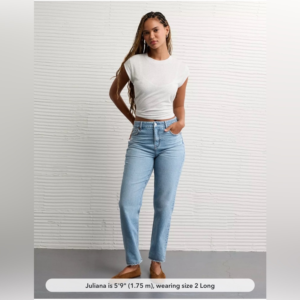 NWOT American Eagle Outfitters Curvy Mom Jeans in Light Blue